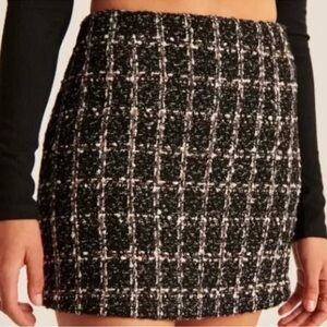 Abercrombie & Fitch Black and White Tweed Skort